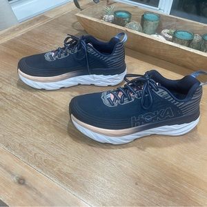 Hoka One One pre-owned Women’s Bondi 6 running shoe US size 9D